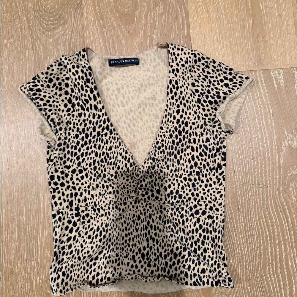 V-neck Tshirt